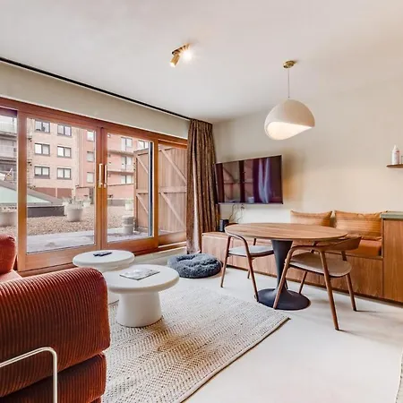 Center Design, Terrace & Within Walking Distance Apartment