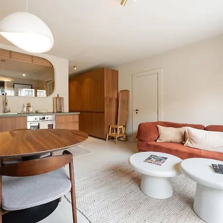 Center Design, Terrace & Within Walking Distance Apartment *