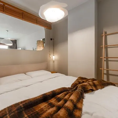 Center Design, Terrace & Within Walking Distance Apartment